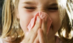 Врачи рассказали, чем опасна аллергия у детей