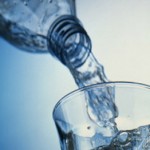 Минеральная вода — отличное средство для кожи.