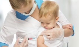Профилактические прививки детям: аргументы сторонников