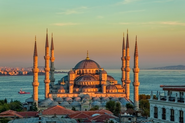 Эксперты: Турция первая восстановит туристический сектор 