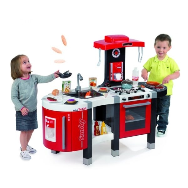 Как выбрать игрушечную кухню для ребенка?