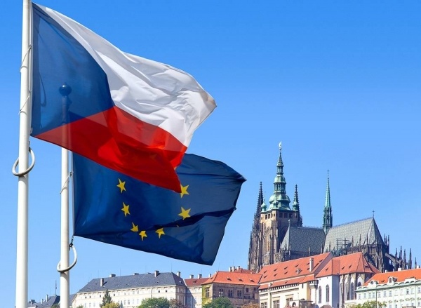В МИД Чехии назвали прогнозы по открытию границ для российских туристов 