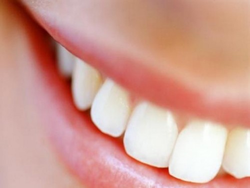 Какие способы удаления зубного камня предлагают стоматологические клиники