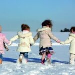 Прогулки на свежем воздухе как важная составляющая здоровья ребенка: физическая активность и не только