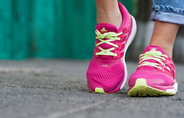 Выбор обуви и одежды для бега: специальные кроссовки и достаточное утепление