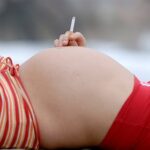 Чем грозит ребенку курение во время беременности
