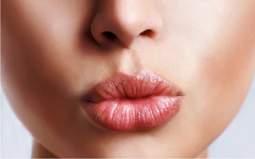 Красота: 5 секретов ухода за губами