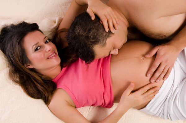 Об интимном: занятие сексом во время беременности