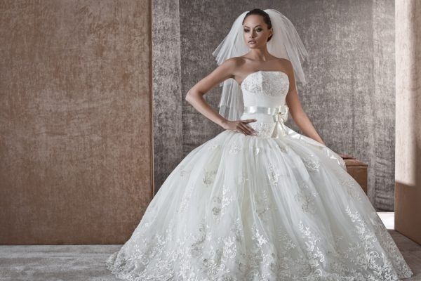 Венчальное платье необычной красоты: как выбрать платье для свадьбы?