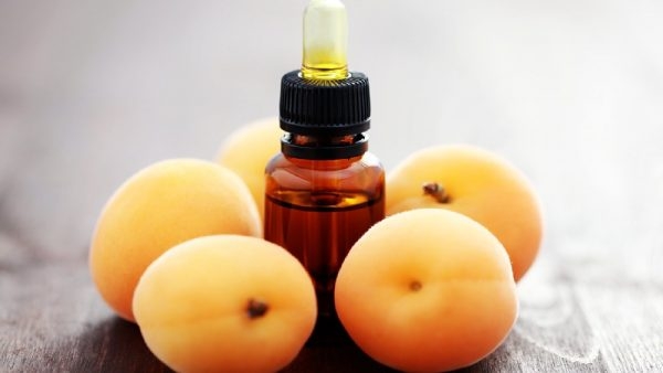 Маленькие секреты домашней косметологии — персиковое масло