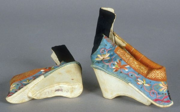 «Обувная» история – что носили в прежние времена