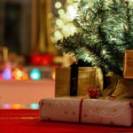 Блестки, релакс и аромат уюта: бьюти-подарки, которые захочется подарить даже самой себе