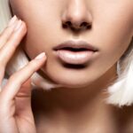 Тональник на губах: макияж прямиком из нулевых