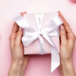 Как выбрать бьюти-подарок на День святого Валентина: 5 советов косметолога