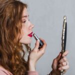 Юные «старушки»: правда ли, что от косметики к 18 годам могут появиться морщины