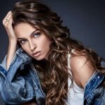 Никакой тусклости и ломкости: как сохранить сияние волос во время беременности