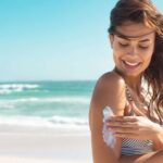 Собираем косметичку на море: 7 бьюти-средств, которые обязательно нужно взять с собой