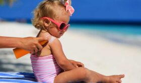 Солнце, море и крем: 5 главных правил выбора защиты с SPF для взрослых и детей