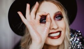 Красота и здоровье глаз: как макияж, ресницы и косметология влияют на зрение