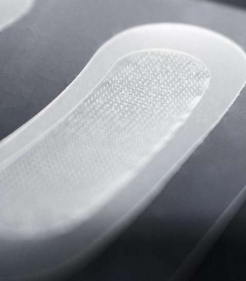 «На игле»: почему все переходят с гидрогелевых на микроигольчатые патчи