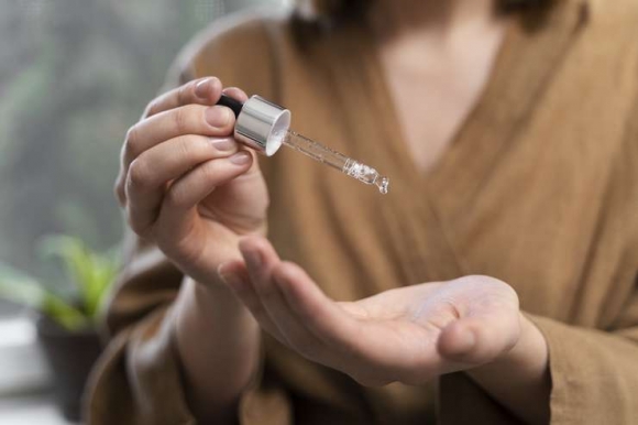 Салициловая кислота: действительно ли она помогает от акне и высыпаний