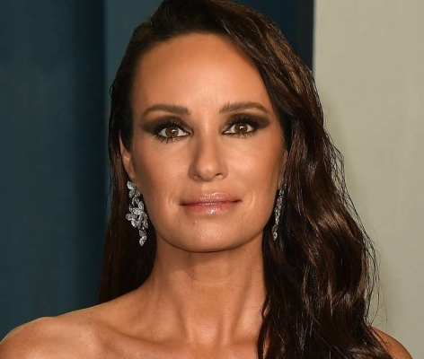 Свифт, Стоун, Лоуренс: кто еще из звезд сделал удачную блефаропластику