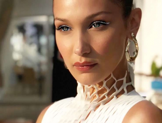 Как освежить взгляд за 10 секунд: белые тени снова в тренде