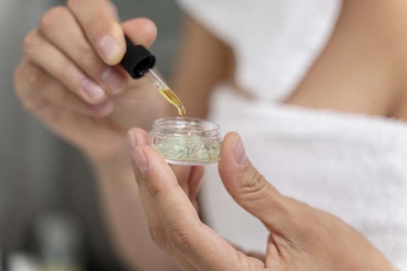 Забудьте о сухости: масло для губ — новый must-have в косметичке